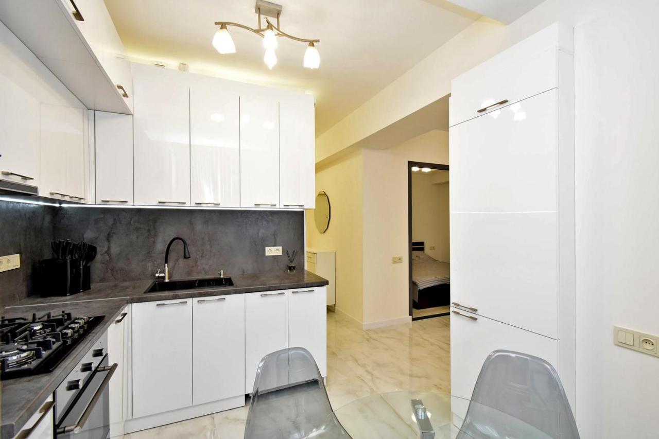Apart House In Centr Koghbaci Strit เยเรวาน ภายนอก รูปภาพ