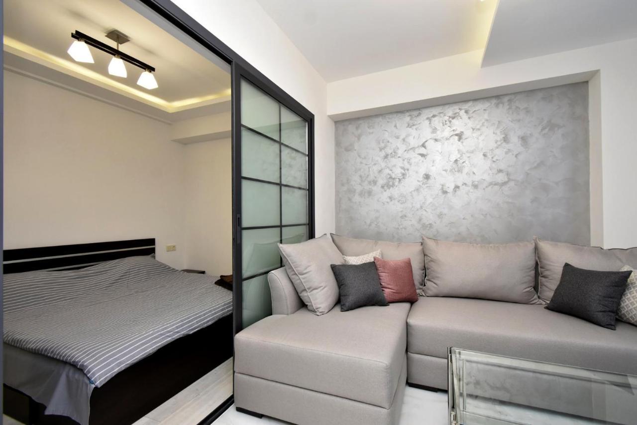 Apart House In Centr Koghbaci Strit เยเรวาน ภายนอก รูปภาพ